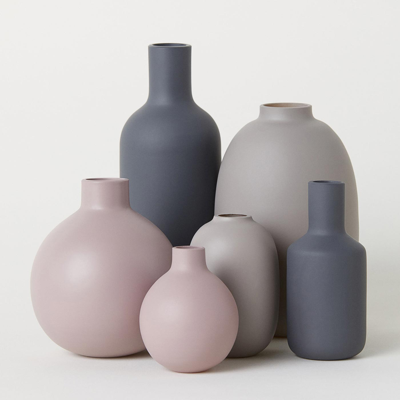 Stylish pot for plants, cooking, or adding charm to spaces