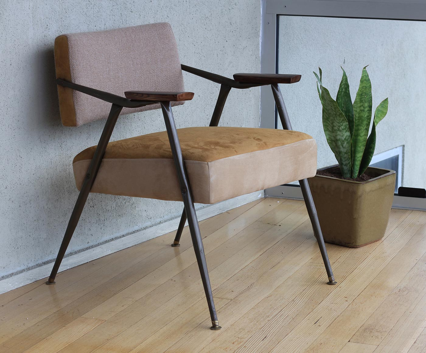 Sofa Blends Innovation and Elegance in Every Stitch