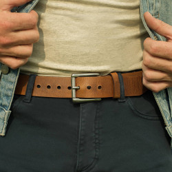 Narrow leather belt