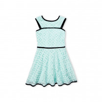 Shopper Tree Turk and Black Dress