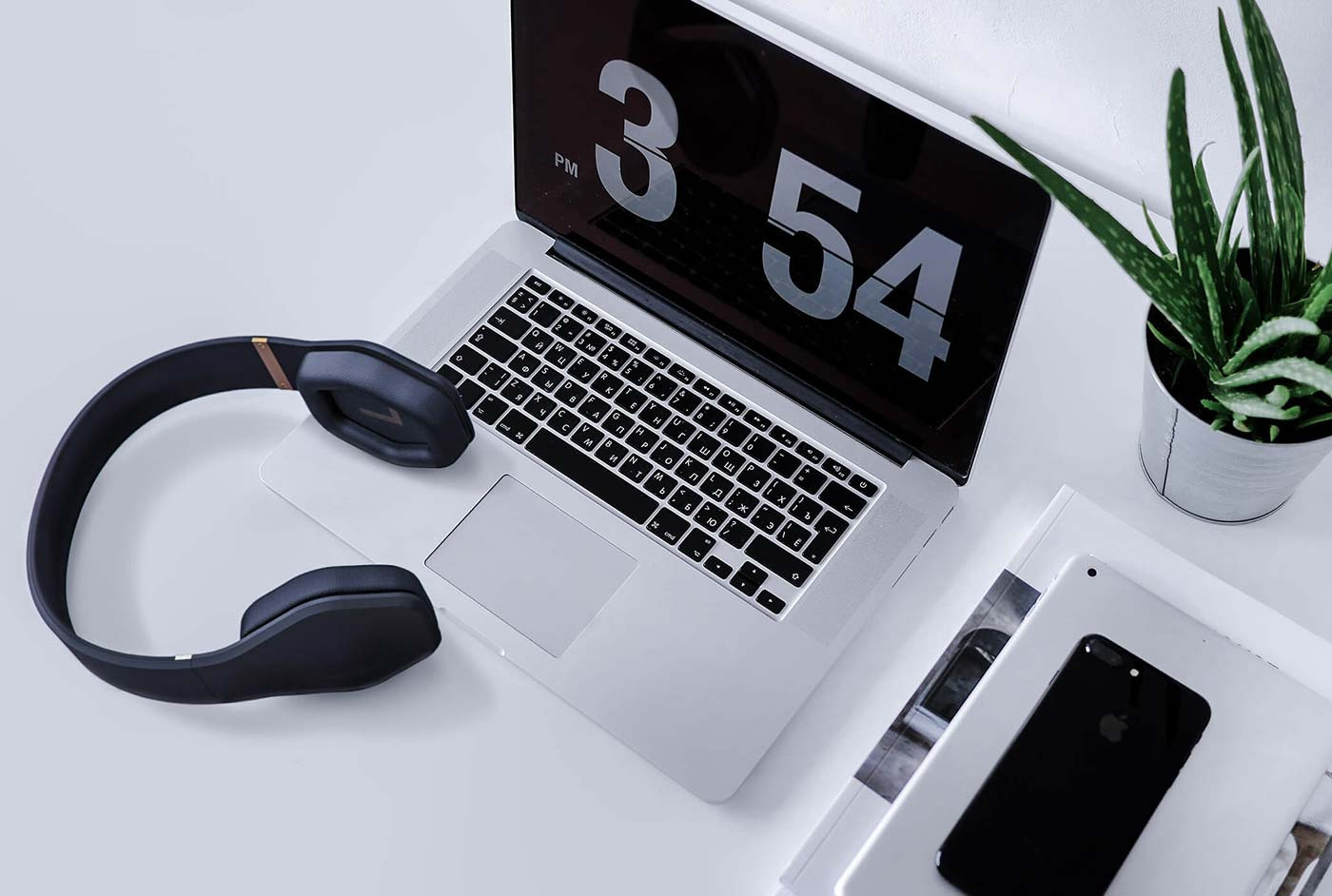 Dive Into the Smart World of Modern Electronics and Digital Innovation Today