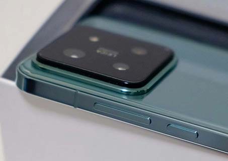Find premium smartphones designed for better connectivity and smart living
