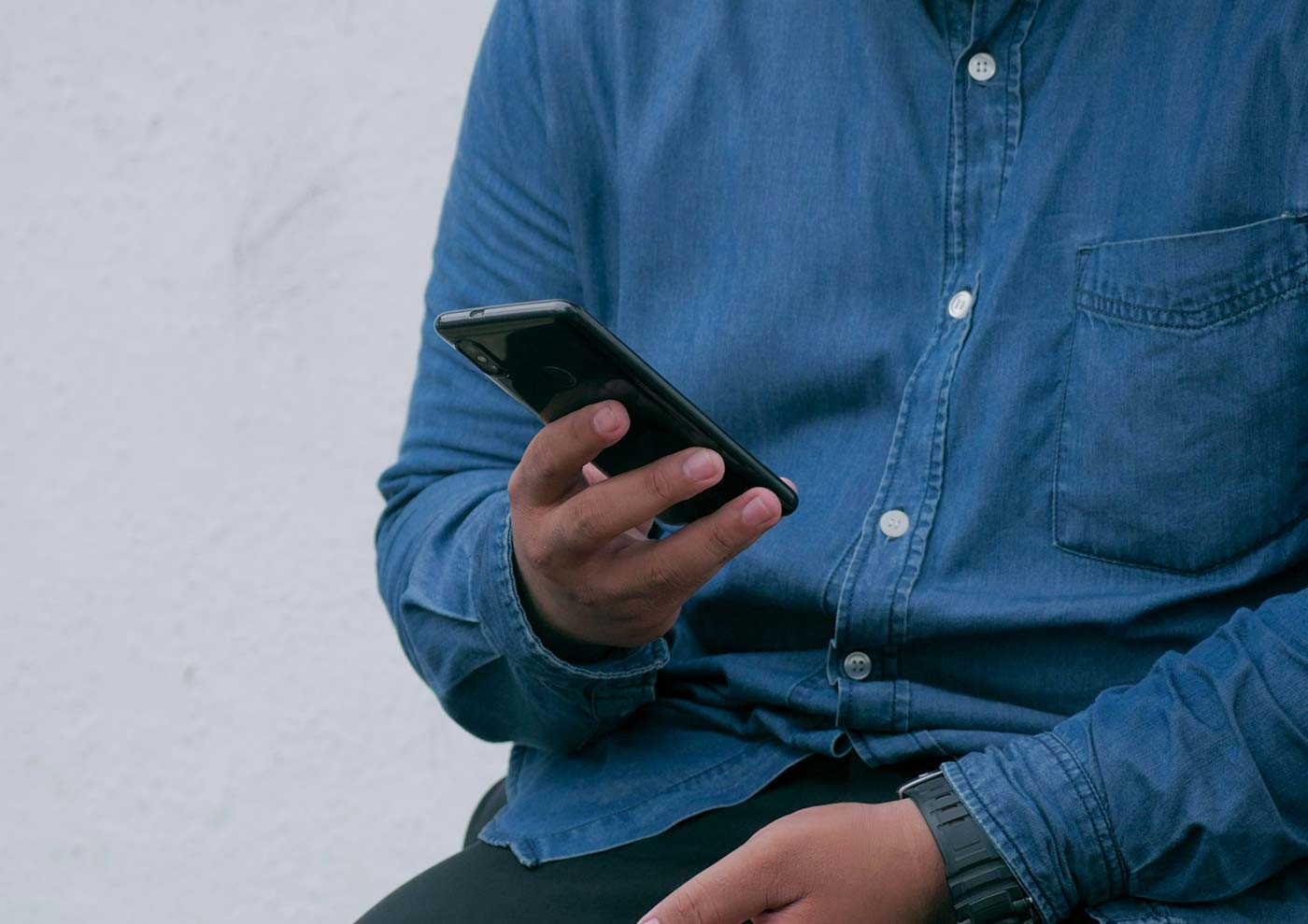 Shop trendy smartphones with brilliant displays and premium user experience