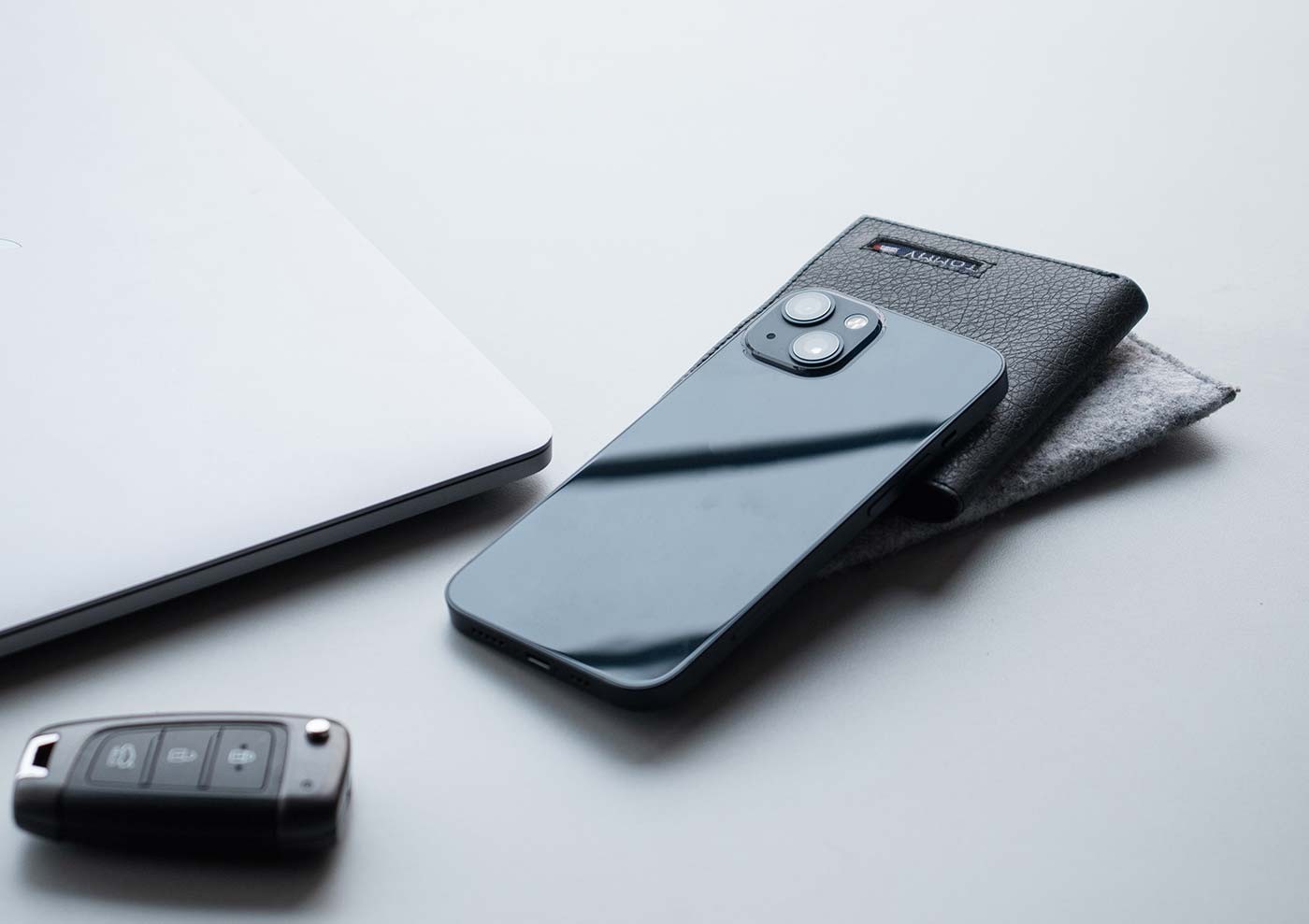 Discover smart mobile devices with sleek designs and powerful specifications